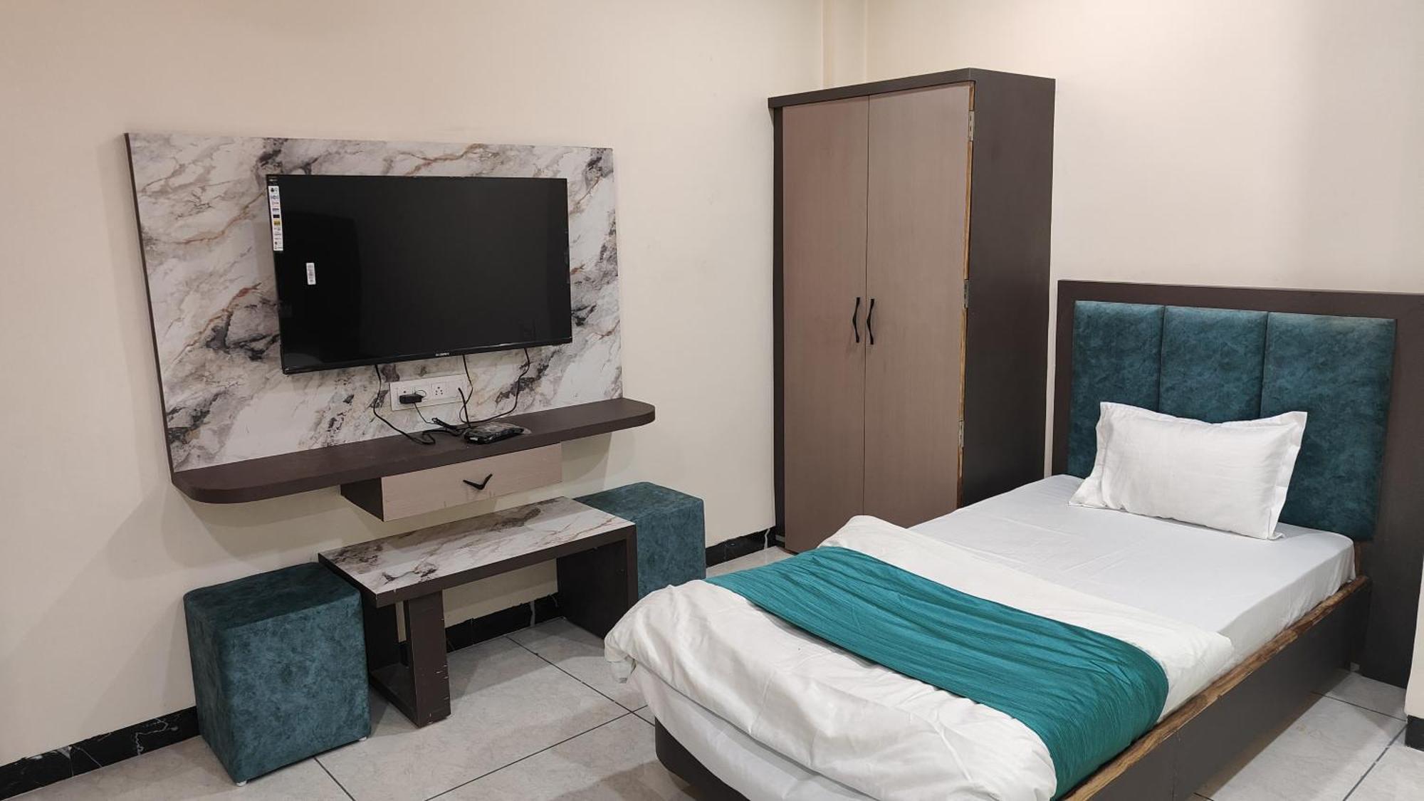 Yashomati Hotel Maheshwar Esterno foto